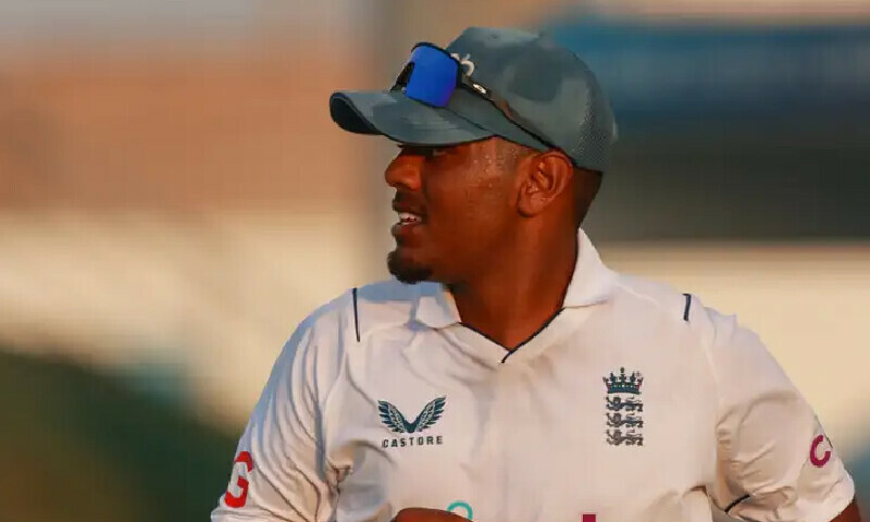 England include teenage sensation for Pakistan tour