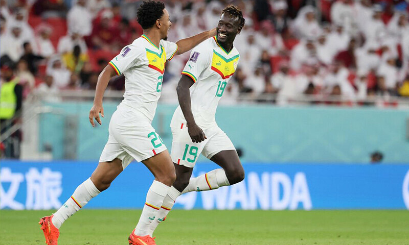 Senegal beat Qatar to leave World Cup hosts on brink of early exit