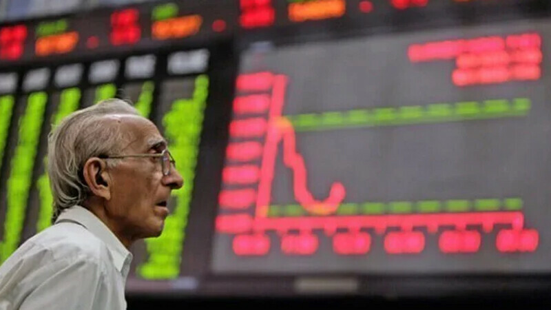 KSE-100 sheds over 800 points after policy rate hike