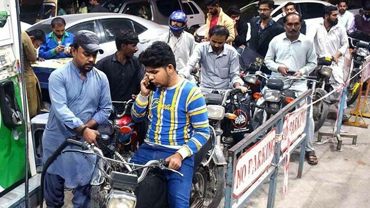 No change in prices of petrol, diesel: Ishaq Dar