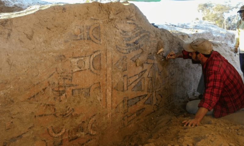 Archeologists &lsquo;rediscover&rsquo; 1000-year-old mural