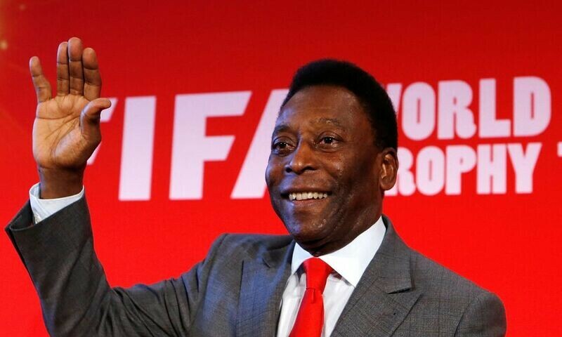 Brazil soccer legend Pele says he remains &lsquo;strong&rsquo; amid cancer battle