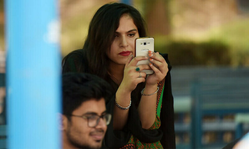 Each Pakistani will have a mobile phone soon: govt