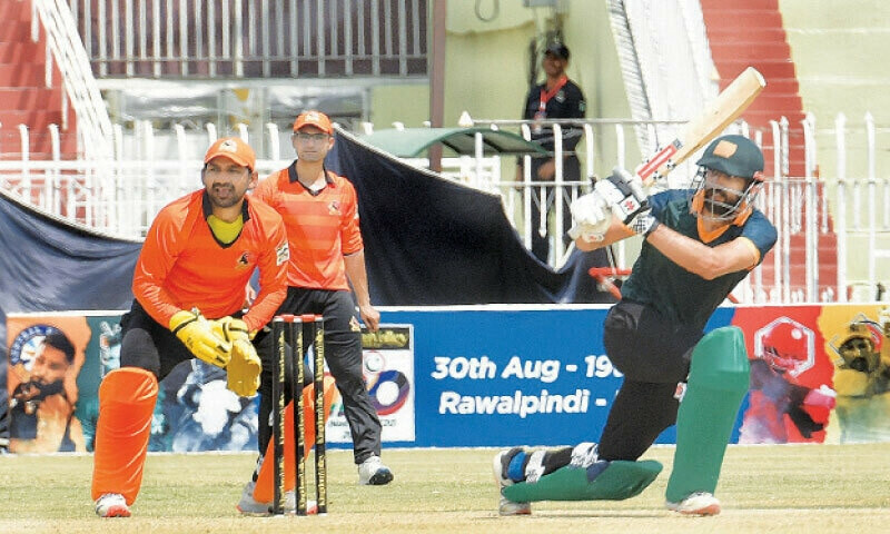 Shoaib Malik wants Sarfaraz Ahmed, Shan Masood in Pakistan Test side