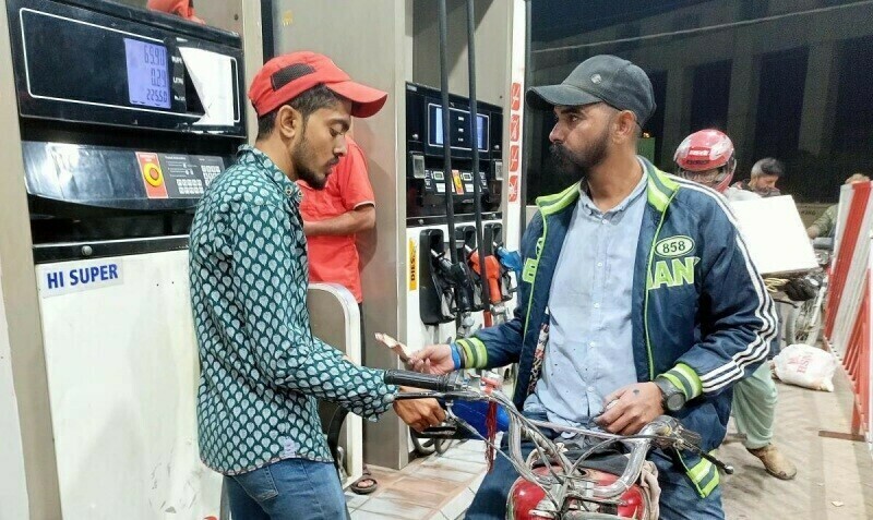 Did Pakistan violate its IMF agreement by reducing petrol prices?