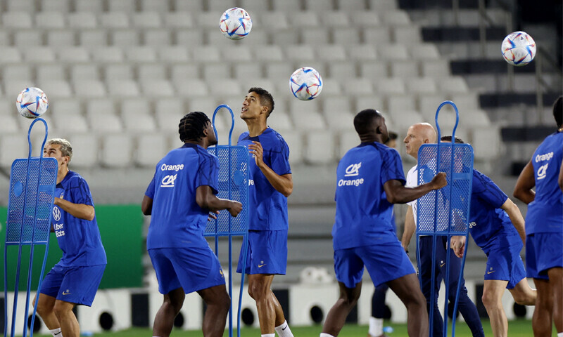 France hope for clean bill of health on eve of World Cup final