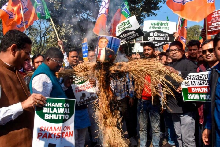 BJP supporters burn effigies of Bilawal Bhutto over &lsquo;butcher of Gujarat&rsquo; remark