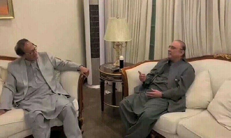 Zardari calls on Shujaat to discuss no-confidence motion against Punjab chief minister