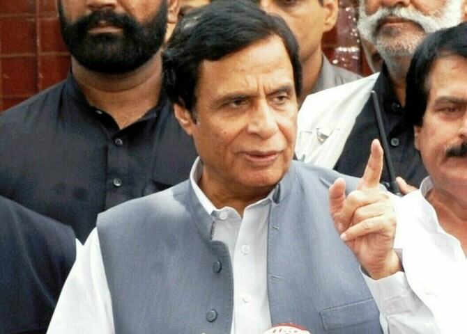 Elahi still Punjab CM amid threats of Governor Rule as PTI prepares for protest
