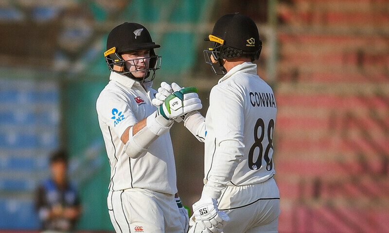 New Zealand openers stand firm in reply to Pakistan&rsquo;s 438
