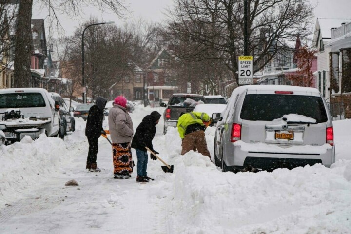 US digs out from monster storm as death toll passes 50