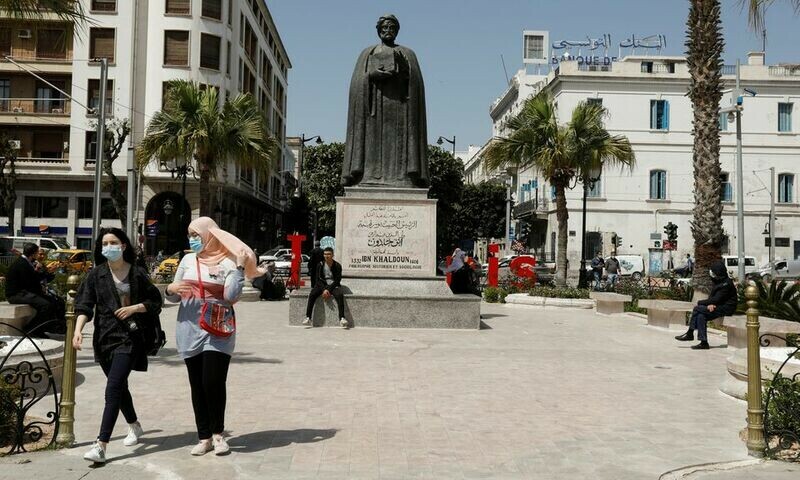 Strike over pay paralyses transport in the Tunisian capital