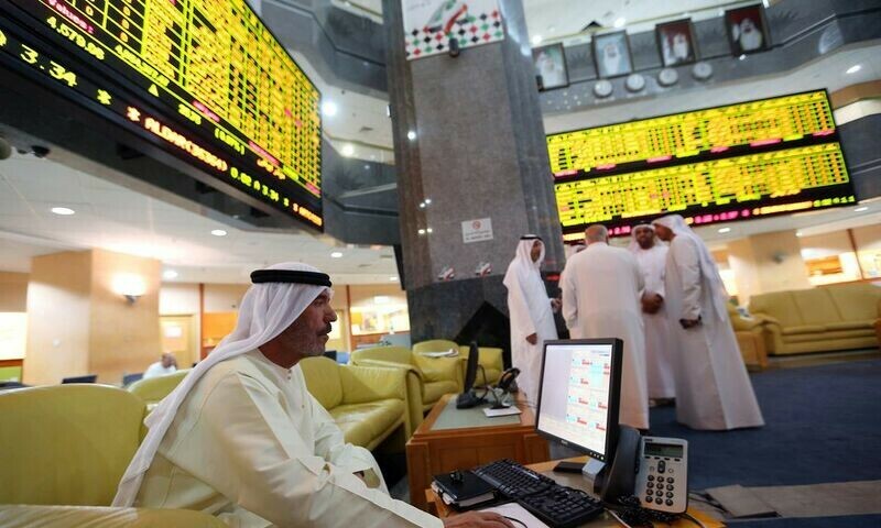Gulf equities ring in new year on mixed note as oil, recession worries weigh