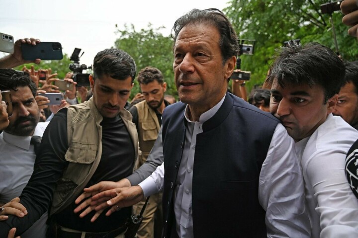 Supreme Court allows ECP to continue contempt proceedings against Imran Khan