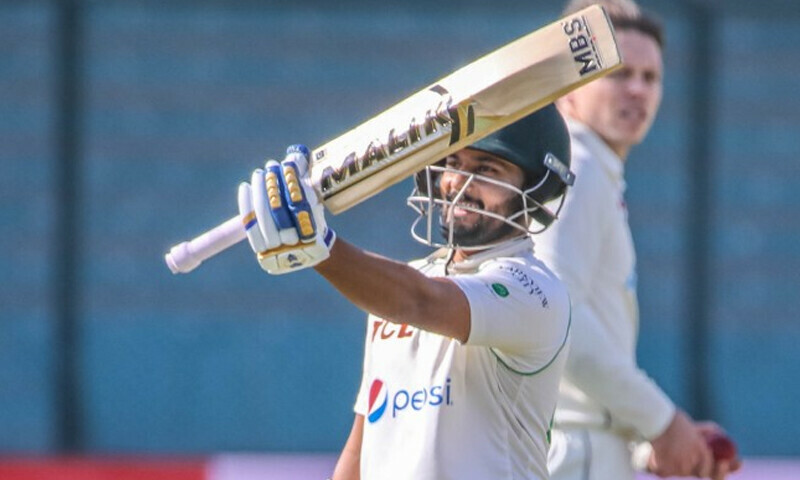 Shakeel&rsquo;s maiden ton helps Pakistan close-in on New Zealand
