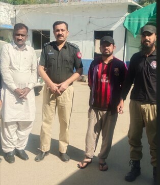 Karachi police sub-inspector detained in abduction case