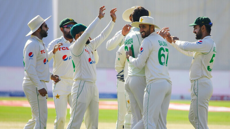 Double strikes put New Zealand in command of Karachi Test