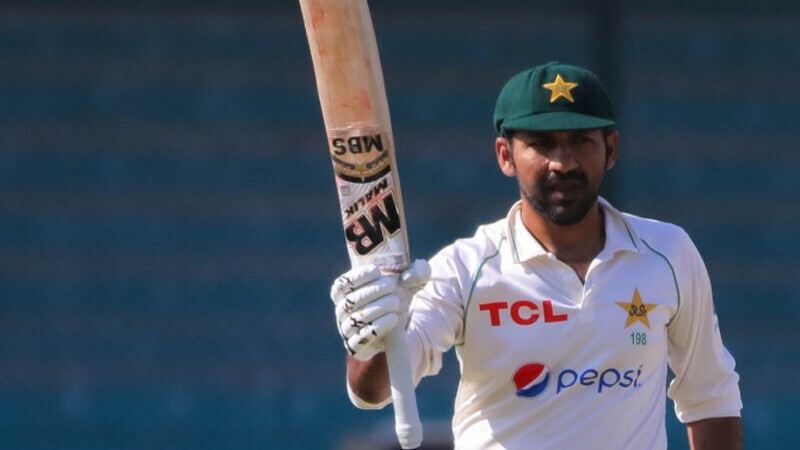 Cricket fraternity praises &lsquo;legend&rsquo; Sarfaraz after Karachi Test masterclass