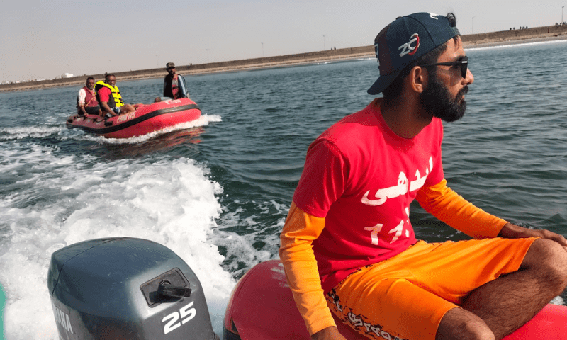 Search continues for woman feared drowned at Karachi beach