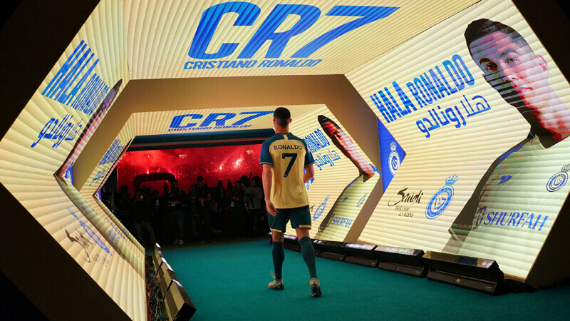 Ronaldo to earn 400 million euros in Saudi: club source