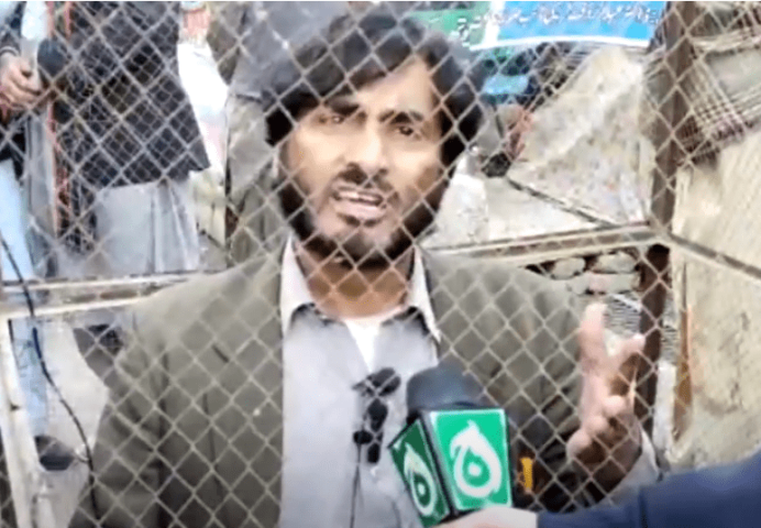 Bannu businessman cages himself to shame govt over inflation