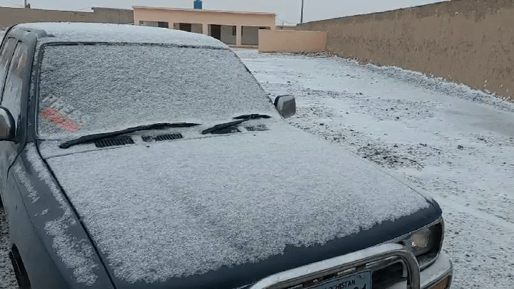 Water pipelines freeze in Balochistan cold snap