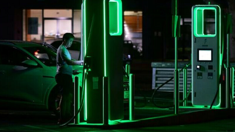 A fifth of new cars in California zero-emission in 2022: data