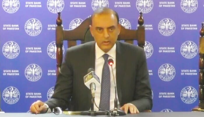 SBP raises policy rate by 100bps to 17%
