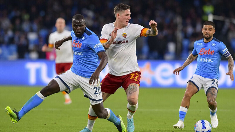 &lsquo;Things aren&rsquo;t working&rsquo;: Milan&rsquo;s title defence crumbling as Napoli host rivals Roma