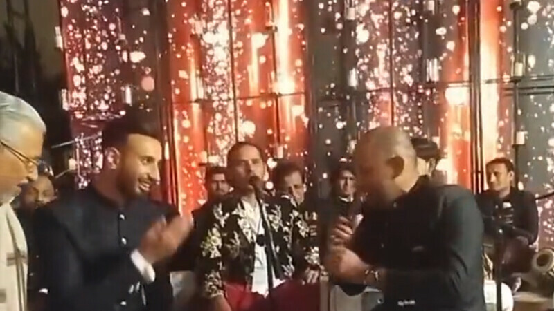 Watch: Sarfaraz lights up Shan&rsquo;s Qawali night with his performance