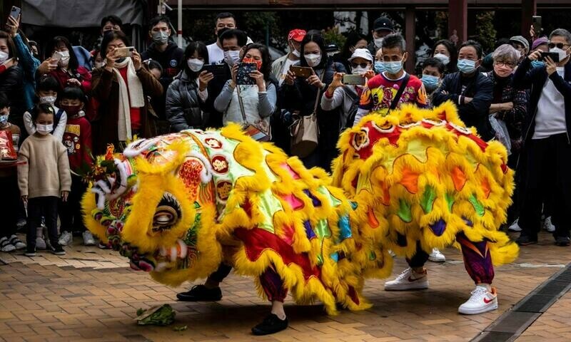 Hong Kong offers 500,000 free flights after Covid isolation