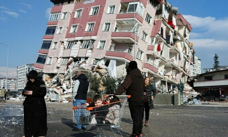 Death toll in quake-hit Turkiye, Syria rises to 7,800 as more children rescued