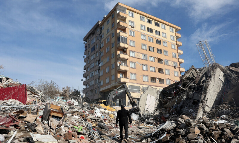 Turkiye, Syria earthquake: Death toll climbs as scale of devastation grows