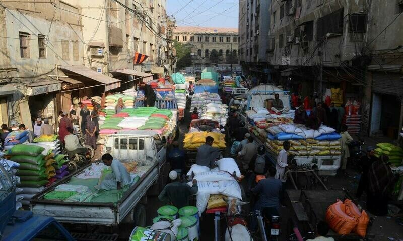 Factbox: Crisis-hit Pakistan&rsquo;s macroeconomic indicators