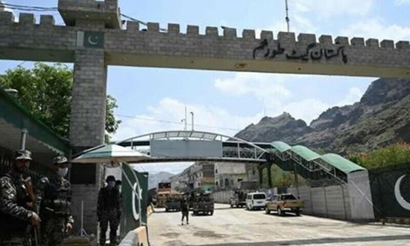 Torkham border crossing closed, residents report gunfire
