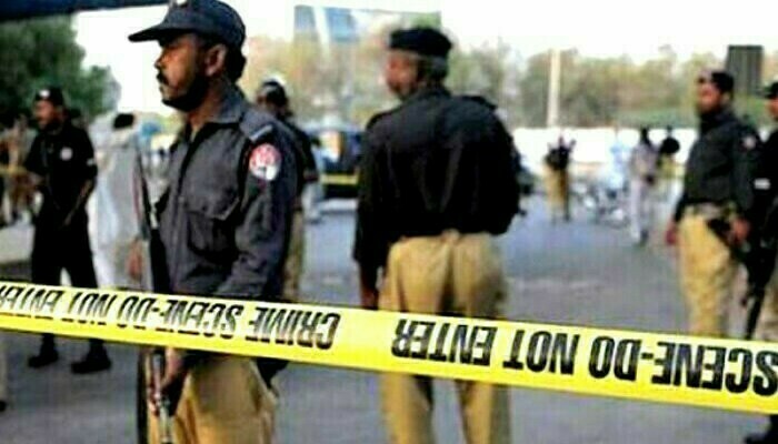 Karachi police gun down three street robbers