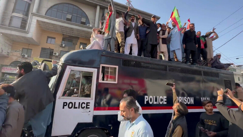 PTI kicks off jail bharo tehreek, Qureshi, Swati and Asad court arrests