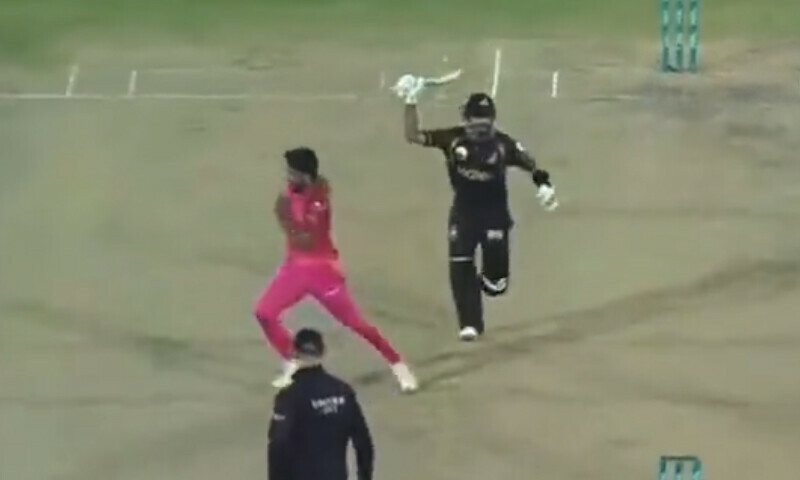 Watch: Hilarious on-field banter between Babar Azam, Hasan Ali