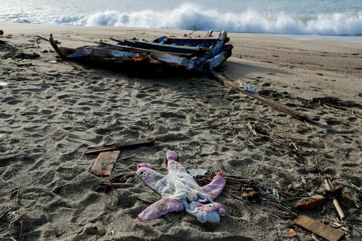 Italy migrant boat wreck: Two Pakistanis among three arrested for trafficking