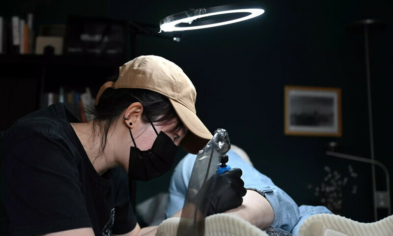Chinese tattoo artist tells women&rsquo;s stories through ink