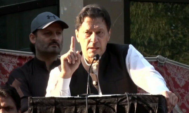 PTI warns of mass protests as police fails to arrest Imran