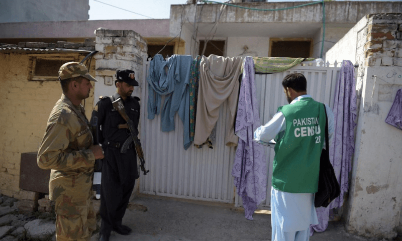 Karachi street robbers loot census taker on his way home