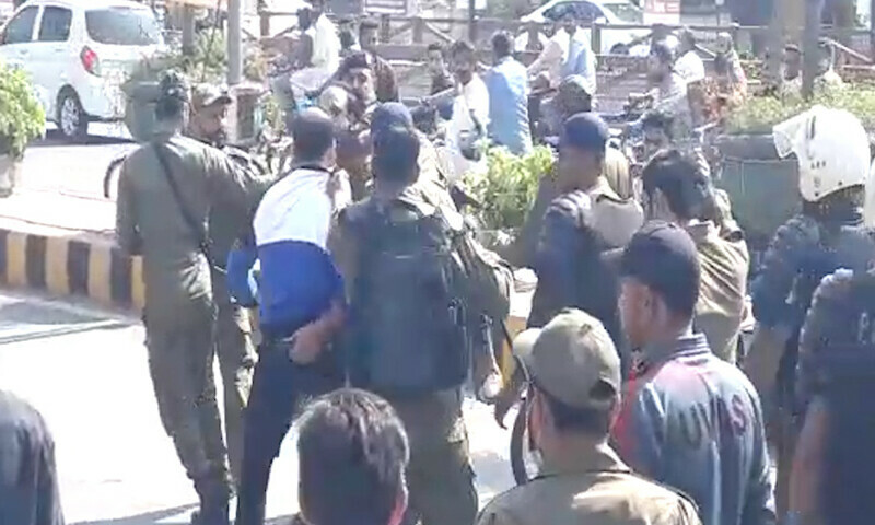 Imran calls off rally after police crackdown, claims worker killed