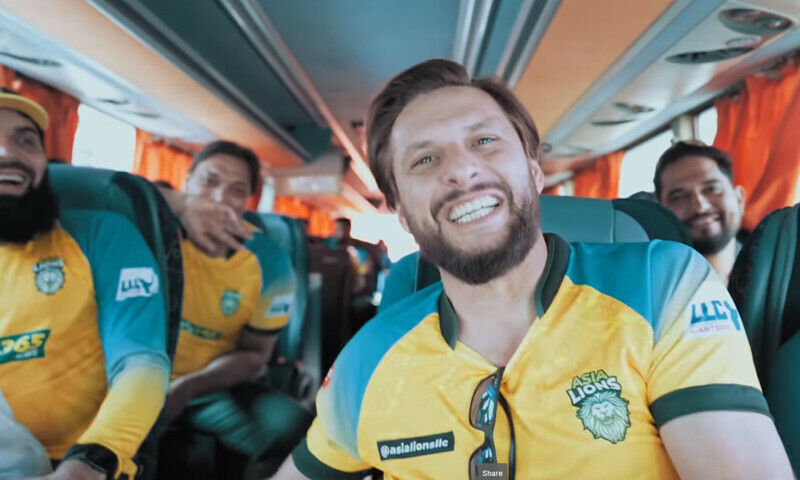 Shahid Afridi clears the air regarding &lsquo;plaster&rsquo; joke