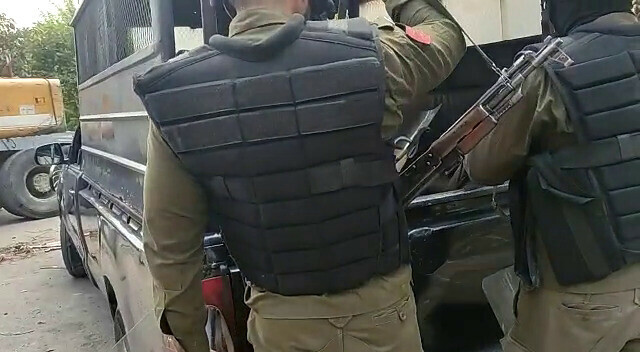 Weapons found at Imran Khan&rsquo;s Zaman Park residence during police raid