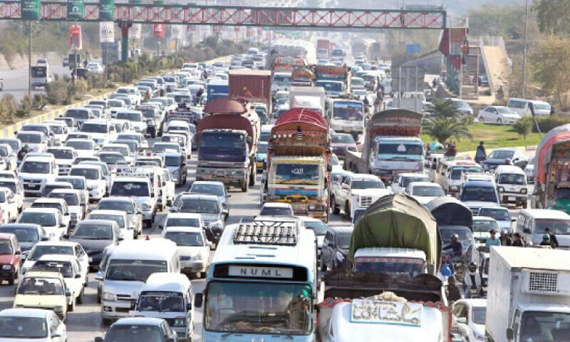 Massive traffic jam near Islamabad Airport as Imran appears in court