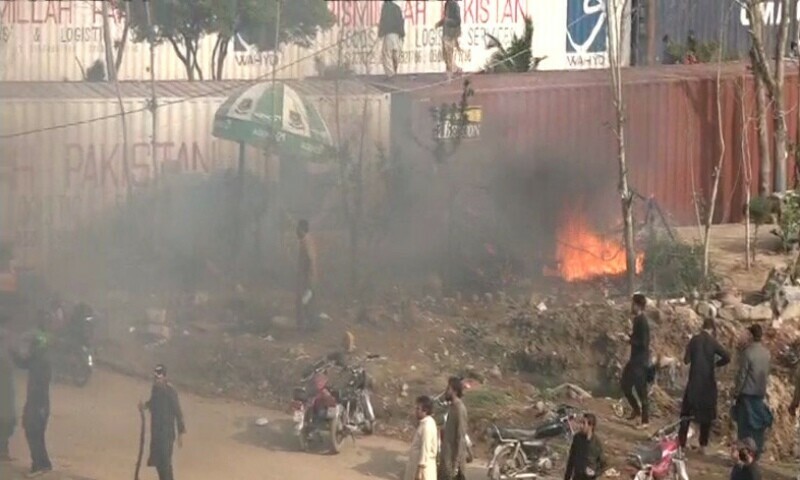 Imran Khan returns to Lahore after clashes force the court to record hurried attendance