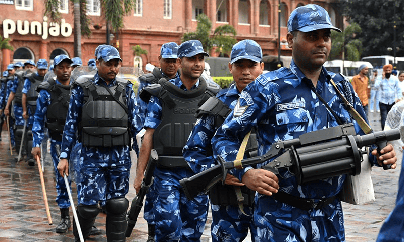 Indian state extends internet ban in hunt for Sikh leader