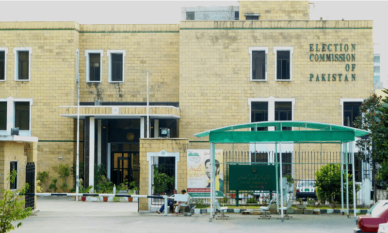 ECP delays Punjab elections to October 8, Imran decries &lsquo;reign of terror&rsquo;