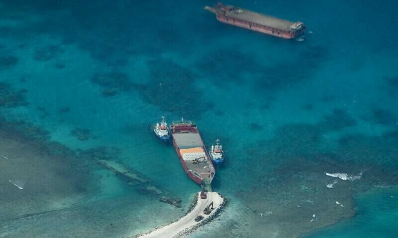 Chinese military says &lsquo;warned&rsquo; US warship to leave S. China Sea